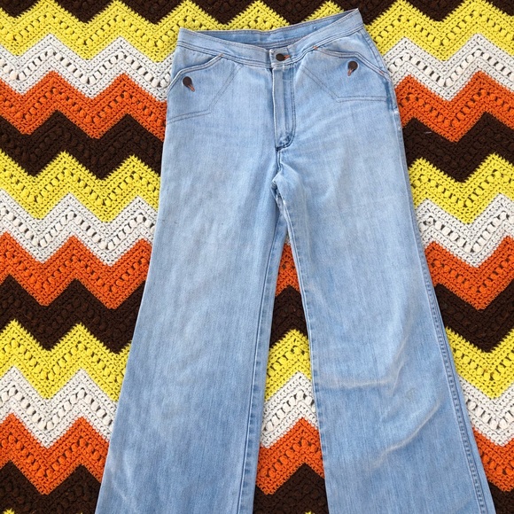 Sold Vintage light wash wranglers - Picture 4 of 6